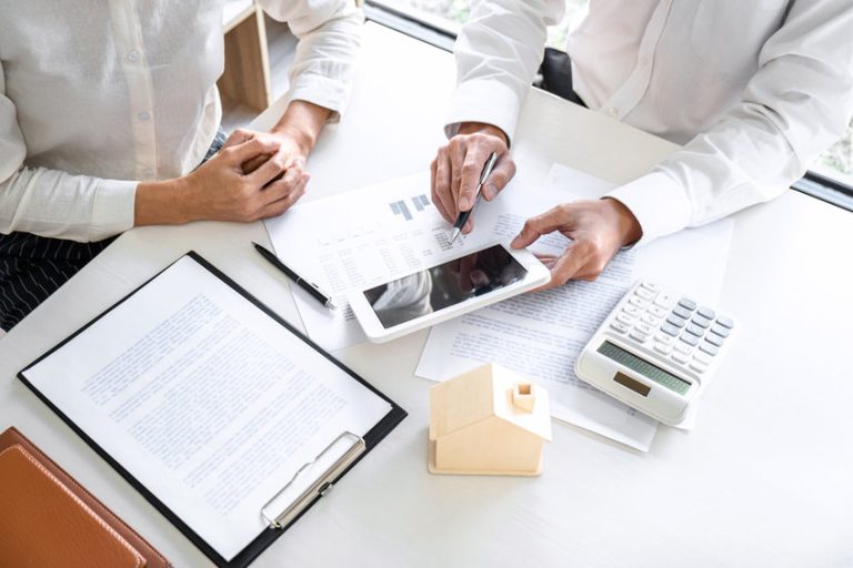 Comparateur d’assurance pro : un allié pour réduire vos cotisations