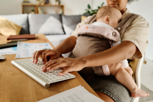 Perte de Salaire Congé Maternité : Ça Arrive Vraiment ?