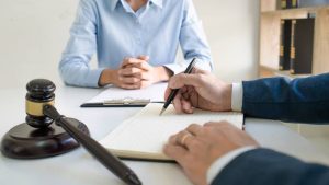 Comment choisir un avocat selon la nature de votre litige